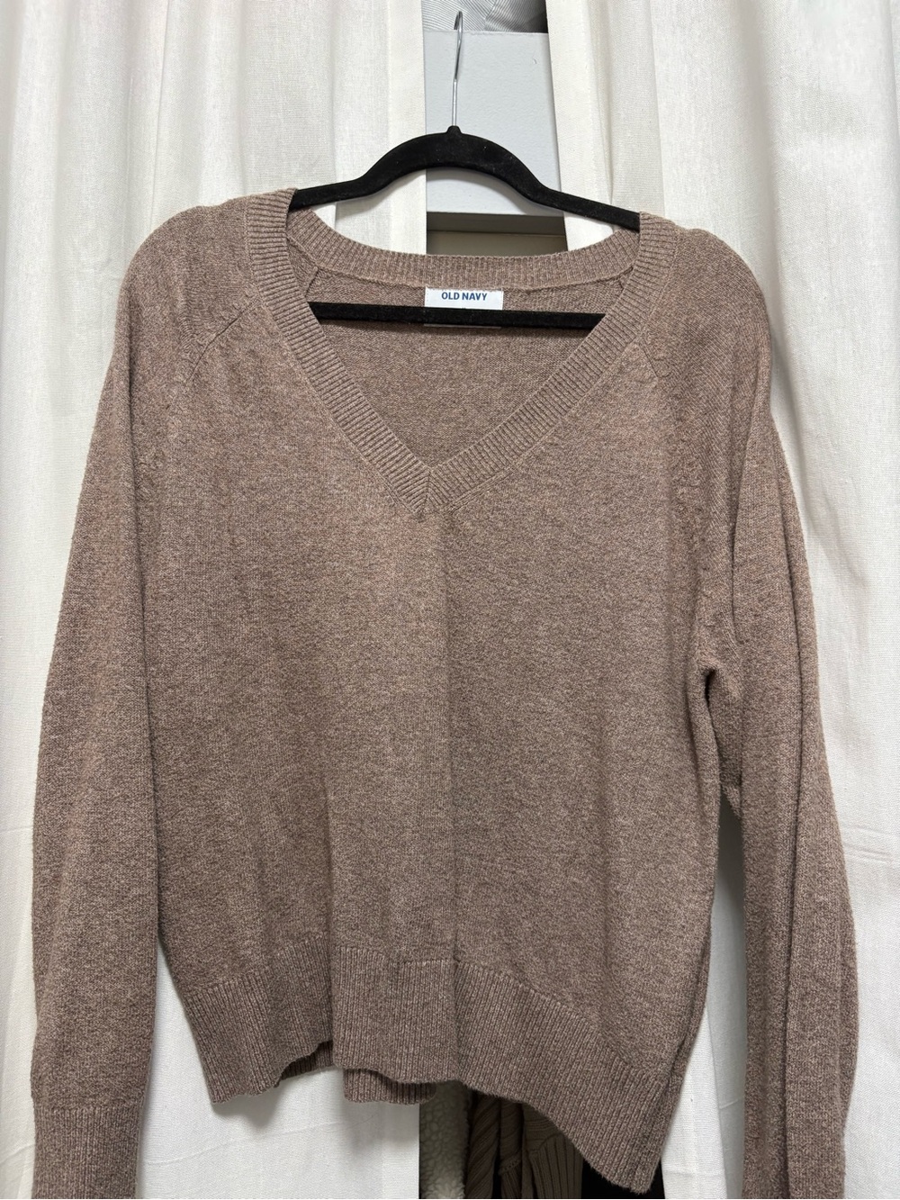 Old Navy Women's Taupe V-Neck Sweater